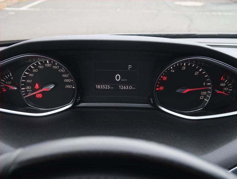 Peugeot 308 (2015) 2.0 HDI, Automat, Navi - fotka 11 z 23