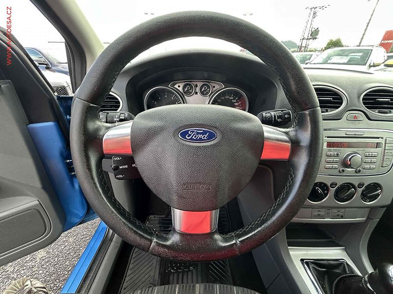 Ford Focus (2008) 1.6 16V, AC, STK6/28 - fotka 11 z 14