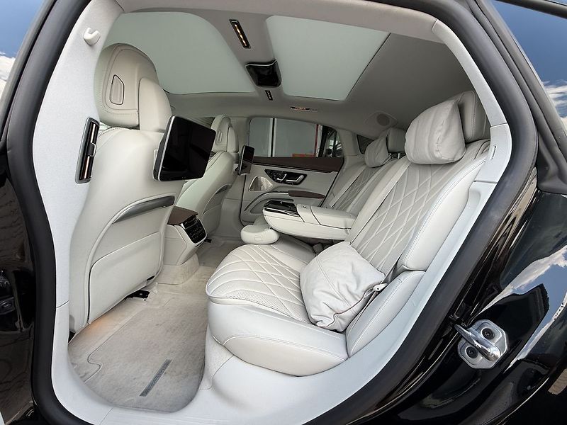 Mercedes-Benz EQS 53 4MATIC+ Electric Art Editio - fotka 14 z 48