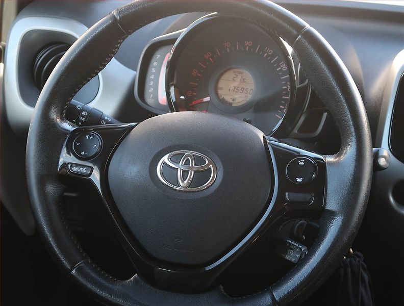 Toyota Aygo (2015) 1.0 VVT-i, Tempomat - fotka 18 z 18