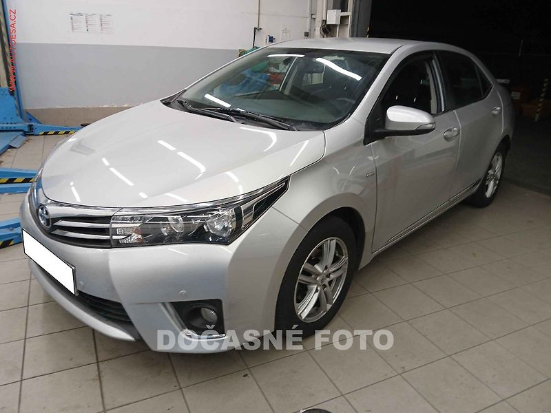 Toyota Corolla (2016) 1.6 i, 1.maj,ČR, STK8/28 - fotka 1 z 3