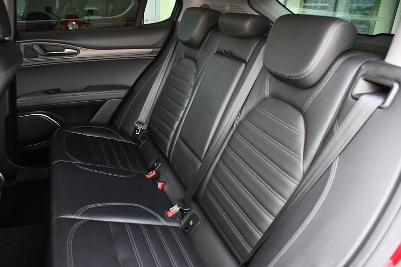 Alfa Romeo Stelvio 2.0 206kW Q4 VELOCE - fotka 20 z 35