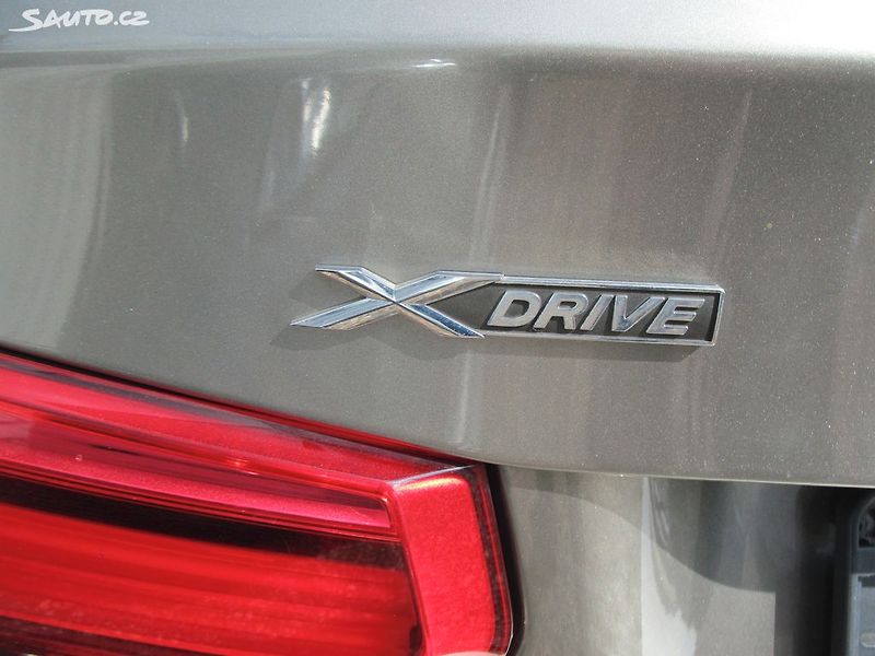 BMW Řada 3 318d-xDrive-4x4-2,0D-110KW-Fac - fotka 9 z 44