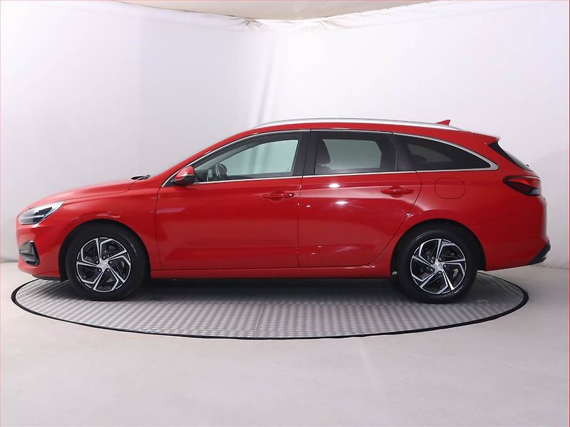 Hyundai i30 (2023) Family 1.0 T-GDI, Automat - fotka 3 z 23