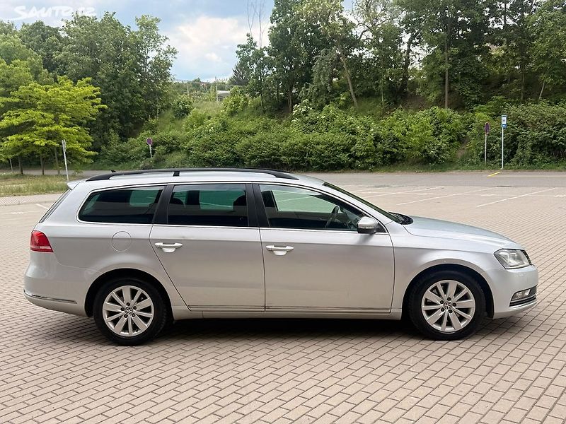 Volkswagen Passat (2011) 2.0TDI, 103kw - fotka 6 z 20