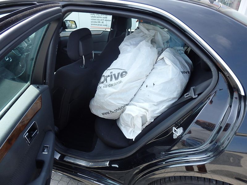Mercedes-Benz Třídy E 220 CDI 8x AIRBAG, KLIMA - fotka 7 z 16