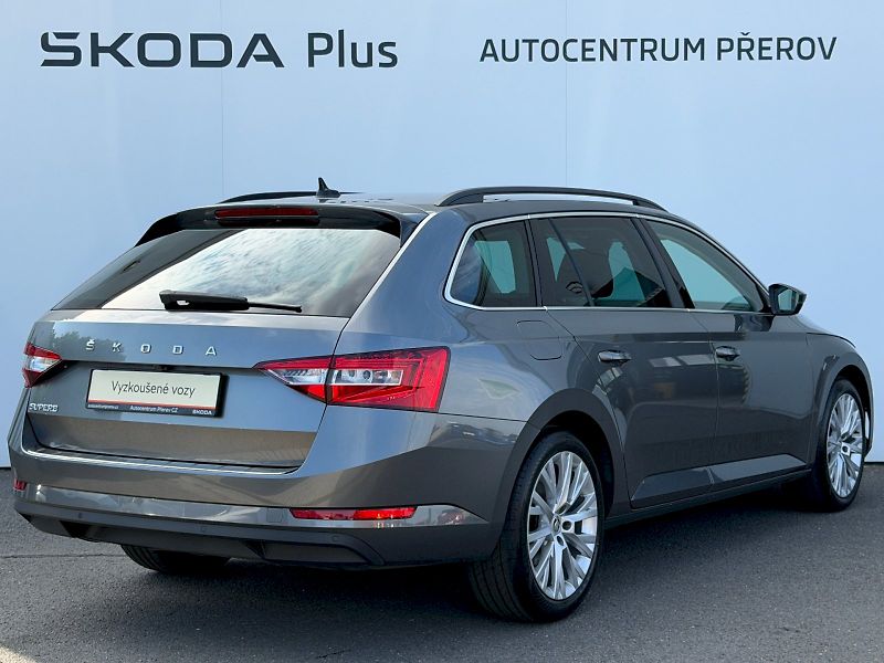 Škoda Superb (2023) 2.0 TDI 110kW DSG Business - fotka 2 z 35