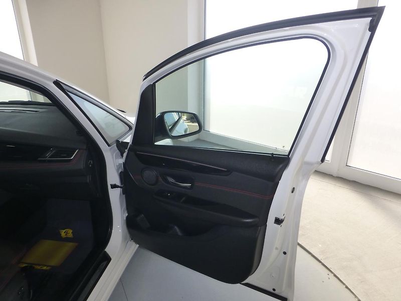 BMW Řada 2 (2016) 2,0D*NAVI*ALU*VYHŘ.SED*M.PAKET - fotka 14 z 28
