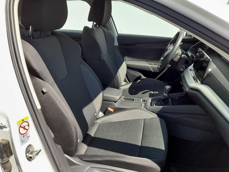 Škoda Octavia Selection 1.5 TSI 110kW 6MP - fotka 11 z 20