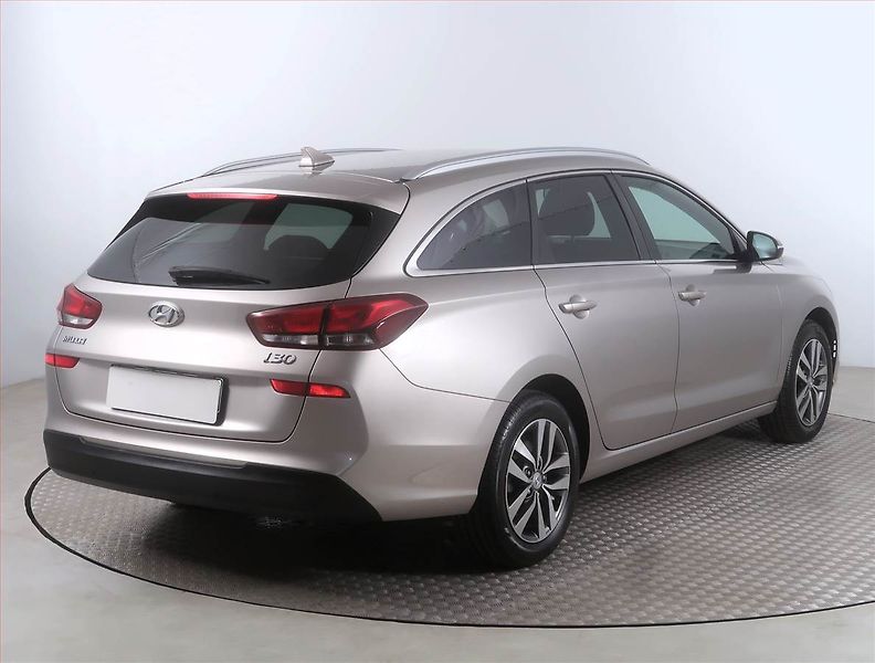 Hyundai i30 (2018) 1.4 CVVT, Serv.kniha, Tempomat - fotka 5 z 15
