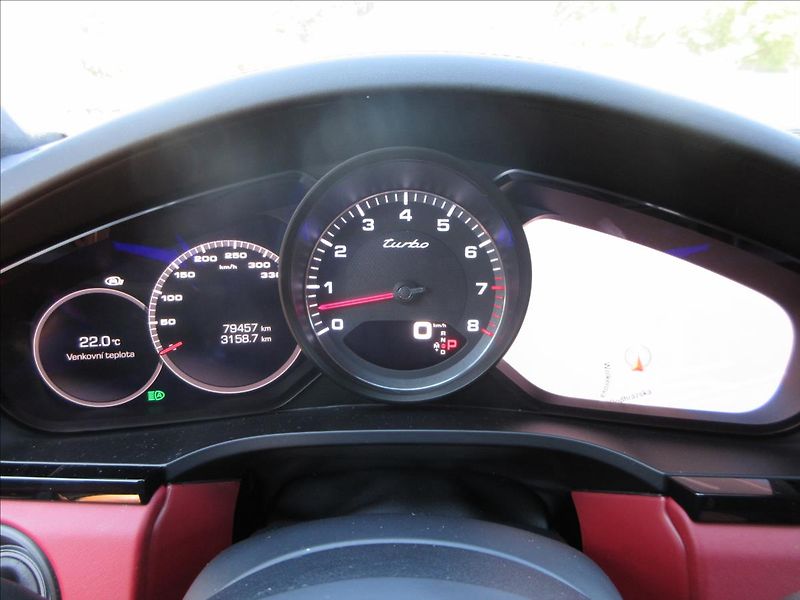 Porsche Cayenne 4,0 Turbo, Coupe, Chrono Matri - fotka 18 z 46
