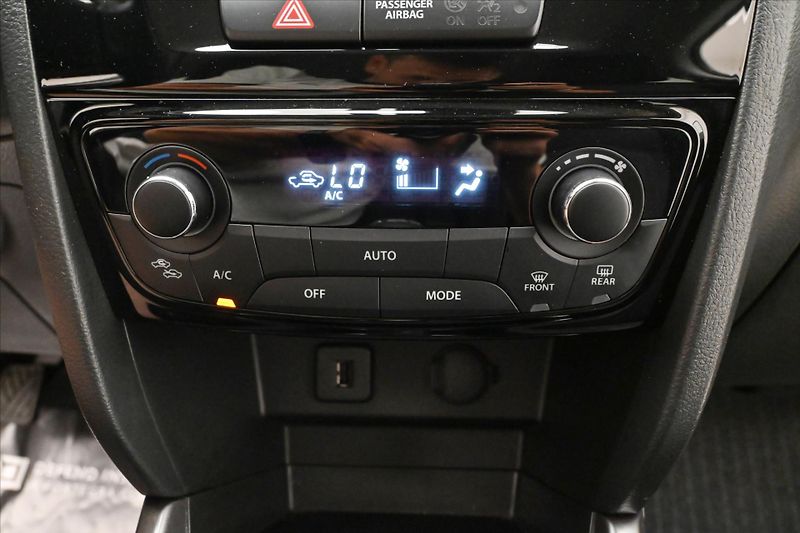 Suzuki Vitara 1,4 HYBRID 95kW Active Záruka - fotka 20 z 29