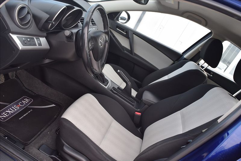 Mazda 3 1,6 i 77KW VÝHŘEV NOVÁ STK - fotka 13 z 47