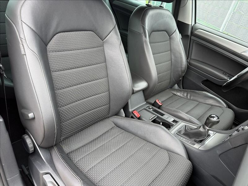 Volkswagen Golf Variant VII 1.6 TDI Comfortline - fotka 16 z 22