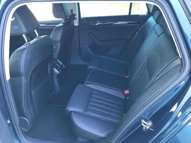 Škoda Superb (2022) COM iV L K TS 115/1.4 A6F - fotka 17 z 28