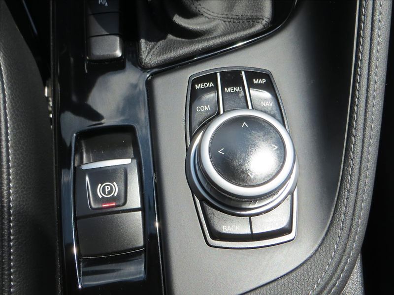 BMW X1 1,5 i sDrive AUT LED Navi ČR - fotka 16 z 27
