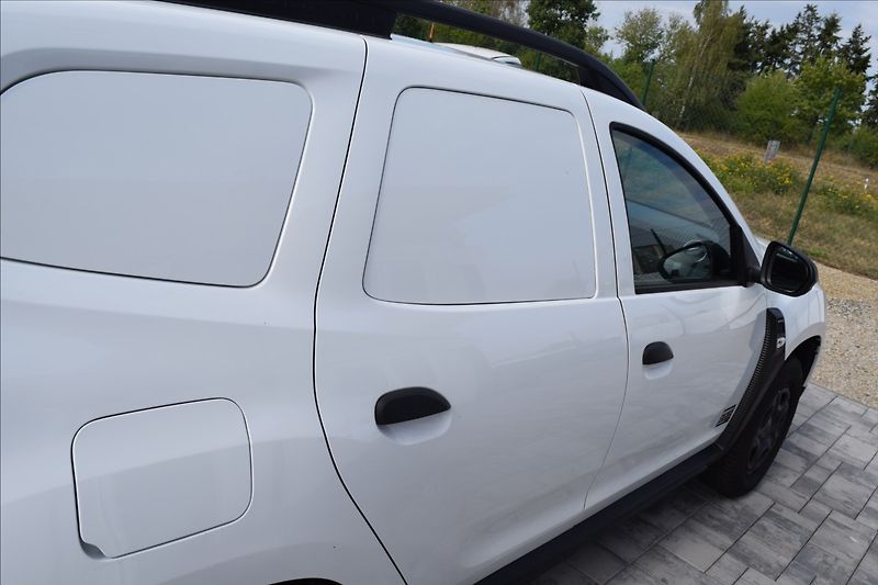 Dacia Duster 1,6 i 84KW 4X4 TAŽNÉ NOVÁ STK - fotka 10 z 42