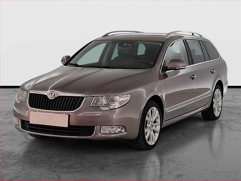 Škoda Superb (2011) Elegance 2.0 TSI, Automat - fotka 2 z 21