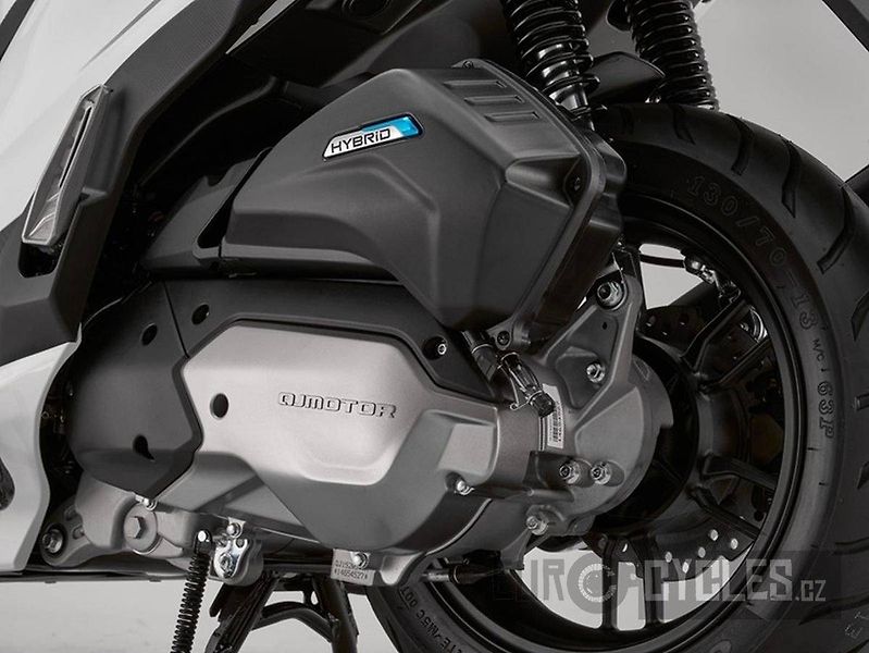 QJ Motor (2026) MTX 125 Hybrid + top box - fotka 19 z 25