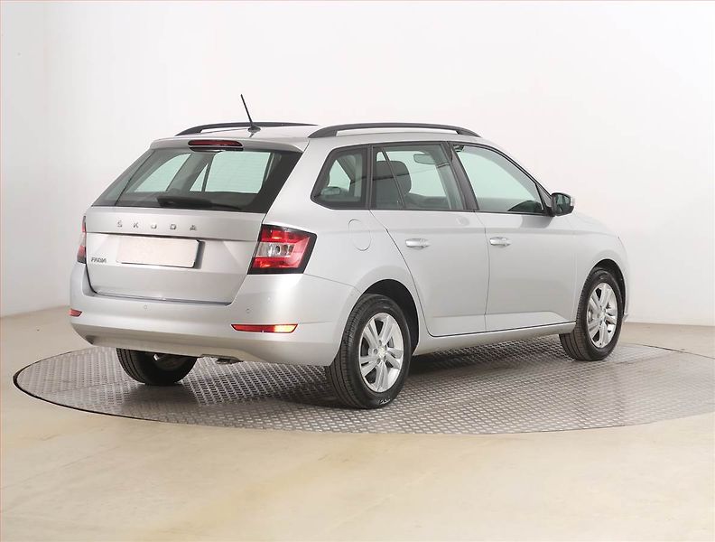 Škoda Fabia (2022) 1.0 TSI, Serv.kniha - fotka 5 z 17