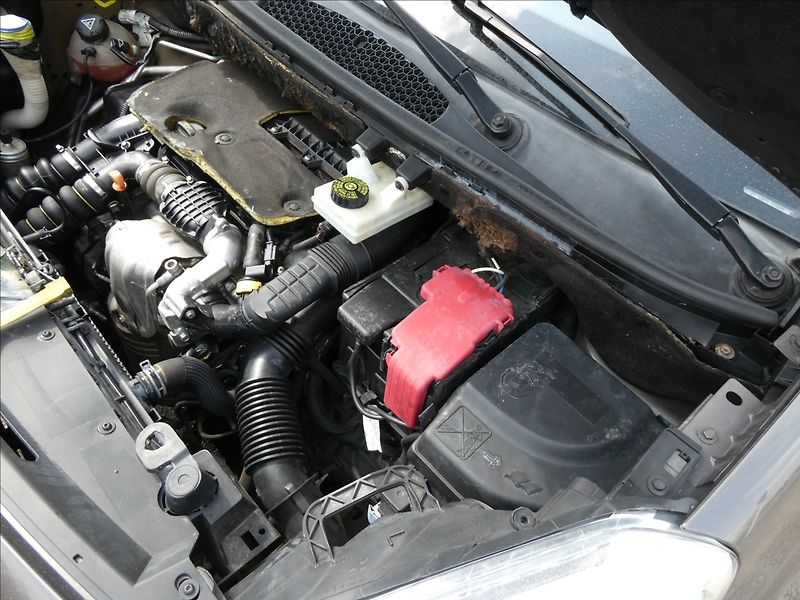 Citroën Berlingo 1,6 HDi 73kW MULTISPACE, závěs - fotka 33 z 37