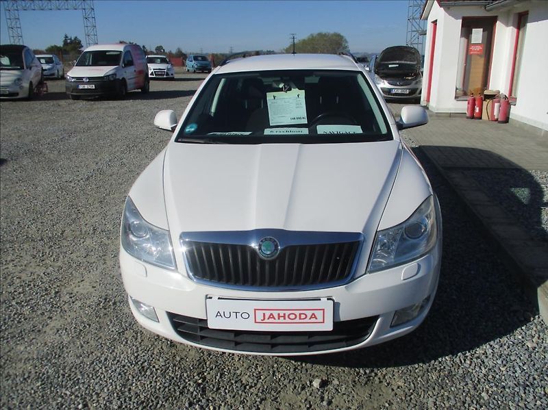 Škoda Octavia 1,4 TSi, Navi,aut.klima,servis - fotka 2 z 45