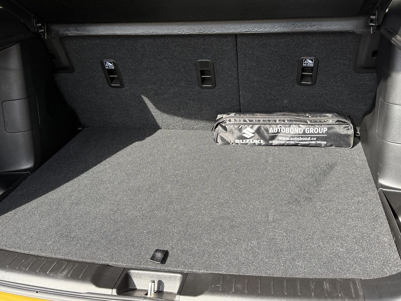 Suzuki Vitara 1.5 HYBRID 4x4 AT Premium - fotka 12 z 21