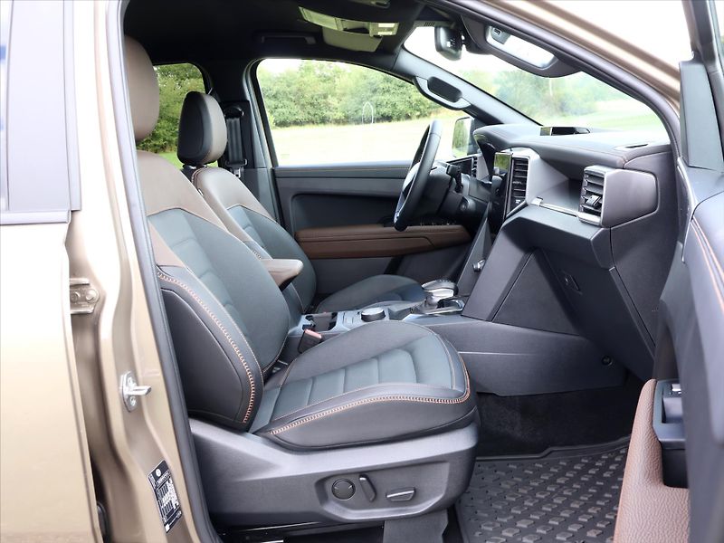 Volkswagen Amarok 3,0 TDi PanAmericana 10AUT 4x4 - fotka 12 z 40