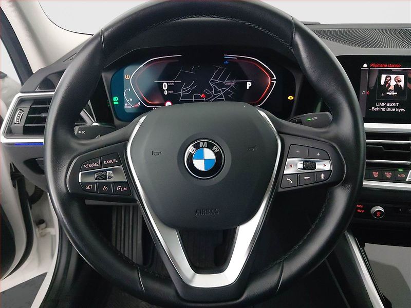 BMW Řada 3 (2022) 320 d xDrive - fotka 16 z 20