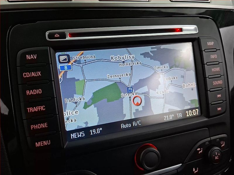 Ford S-MAX (2011) 2.0 TDCi, Navi, Tempomat - fotka 13 z 18