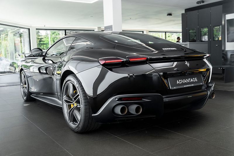 Ferrari Roma ADAS/Carbon/ZÁRUKA - fotka 4 z 24