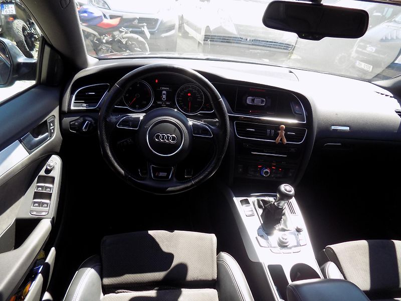 Audi A5 2,0 TDI S-LINE, ALCANTARA, TOP - fotka 24 z 50
