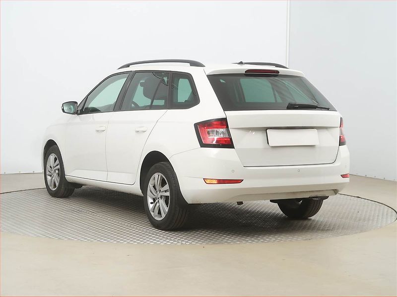 Škoda Fabia (2022) Ambition 1.0 TSI, ČR,1.maj - fotka 4 z 16