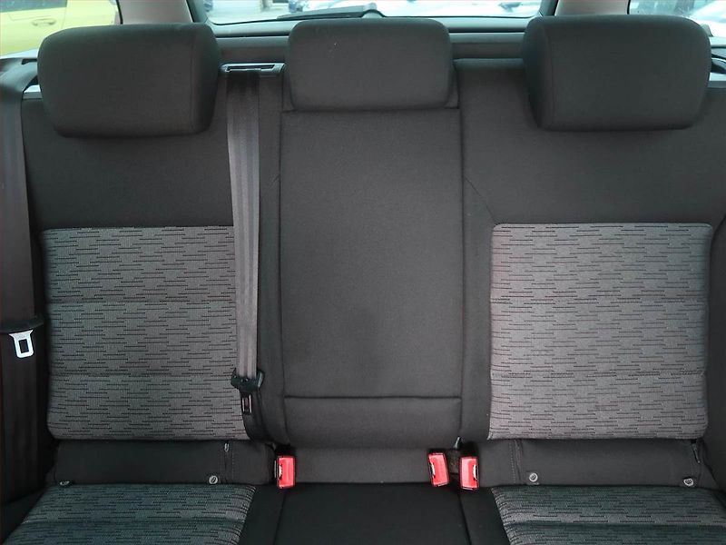 Škoda Octavia (2011) Ambition 1.6 TDI, Tempomat - fotka 10 z 15