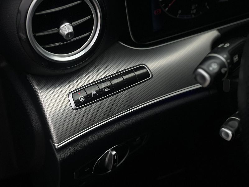 Mercedes-Benz Třídy E (2017)  E-Class 350d 4MATIC BURMESTER - fotka 18 z 30