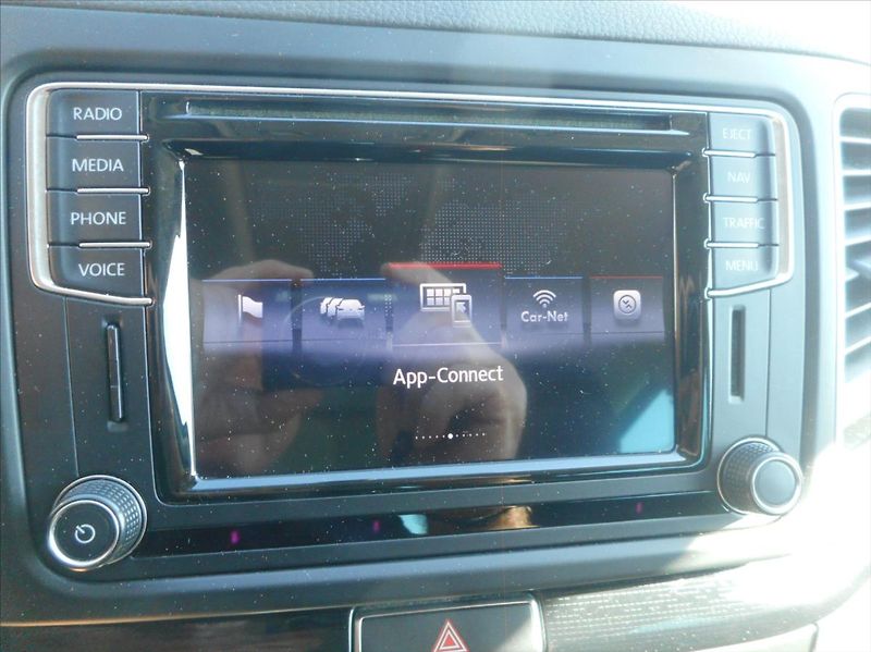 Volkswagen Sharan 2,0 TDi SOUND - fotka 14 z 38
