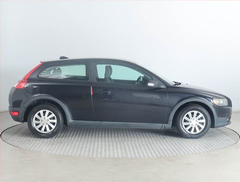Volvo C30 (2007) 1.6 D, nová STK, udržované - fotka 6 z 14