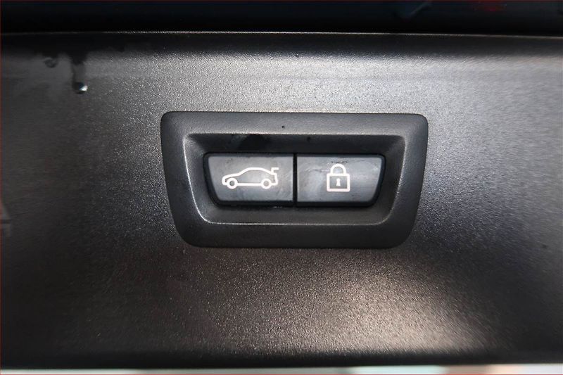 BMW Řada 5 (2010) 530d, Automat, Navi, Bi-Xenony - fotka 21 z 22