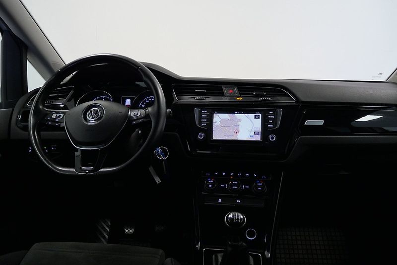 Volkswagen Touran - fotka 5 z 22