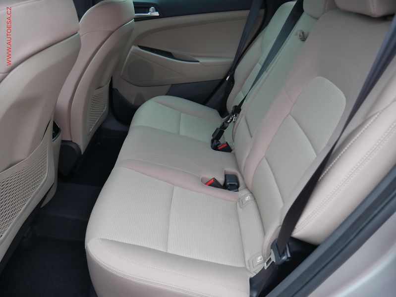 Hyundai Tucson (2015) 1.7 CRDi, ČR, AC, výhřev sed. - fotka 10 z 23
