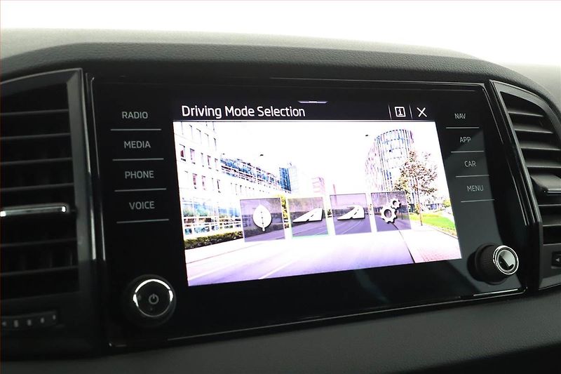 Škoda Karoq (2025) 2.0 TDI, SPORTLINE, AUTOMAT - fotka 13 z 19