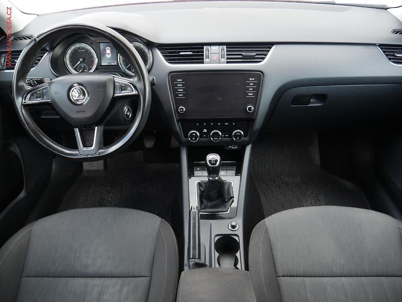 Škoda Octavia (2019) 1.6 TDi, ČR, Style, LED - fotka 7 z 18