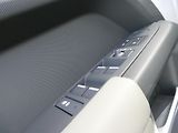 Land Rover Defender 110 3,0 X-Dynamic SE D250 - náhled 17