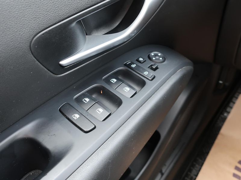 Hyundai Tucson 1.6T-GDi 110kW REZERVACE - fotka 19 z 24
