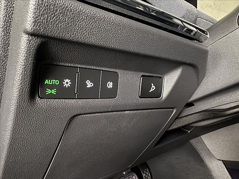 Škoda Enyaq 80 150kW LED Matrix Assist - fotka 21 z 45