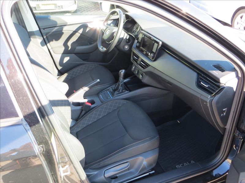 Škoda Scala 1,0 TSI 81kW Ambition ČR - fotka 10 z 21