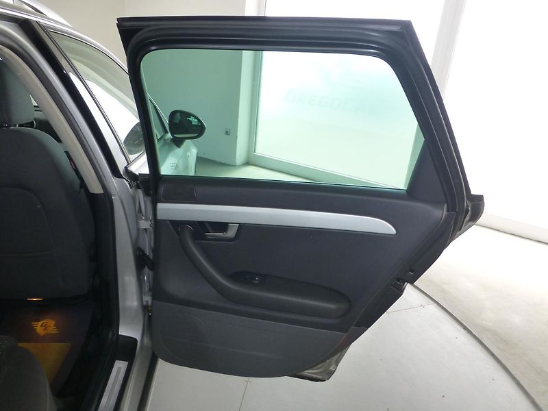 Seat Exeo (2012) 2,0TDI-105KW*ALU*DIGI***PARK.S - fotka 19 z 24