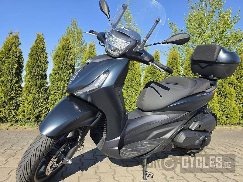 Piaggio Beverly 400 (2022) - fotka 11 z 16
