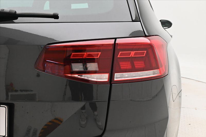 Volkswagen Passat 2,0 TDI 110 kW DSG Business Zá - fotka 30 z 31