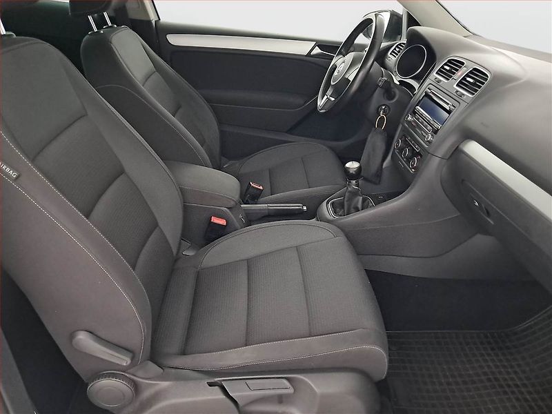 Volkswagen Golf (2010) Comfortline 1.2 TSI, udržované - fotka 9 z 17